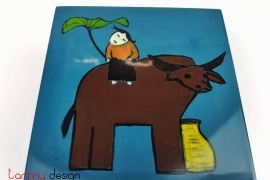 Square blue box with hand painted buffalo  12*H6cm 